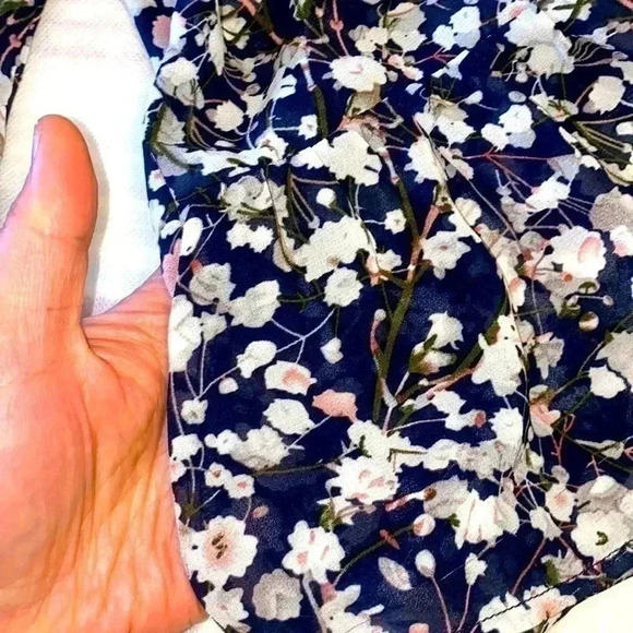 Relaxed Fit  Beautiful Shiffon fabric Summer Top Medium Size - Picture 5 of 5